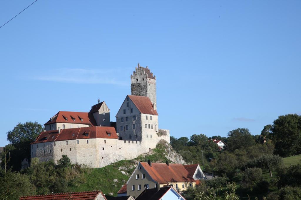 فندق Burg Katzenstein المظهر الخارجي الصورة